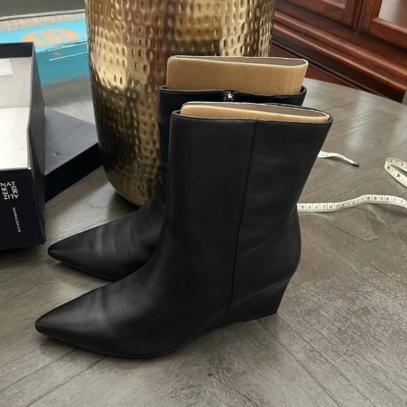 Naturalizer Dario Pointed Toe Bootie in Black Leather (WIDE) - Picture 7 of 13